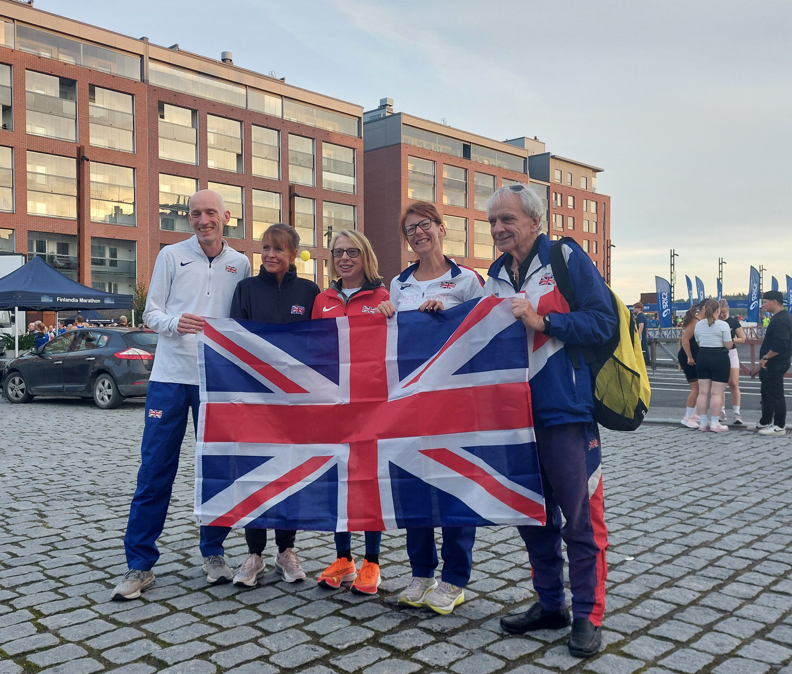 Marathon Championships in Jyväskylä Group and flag