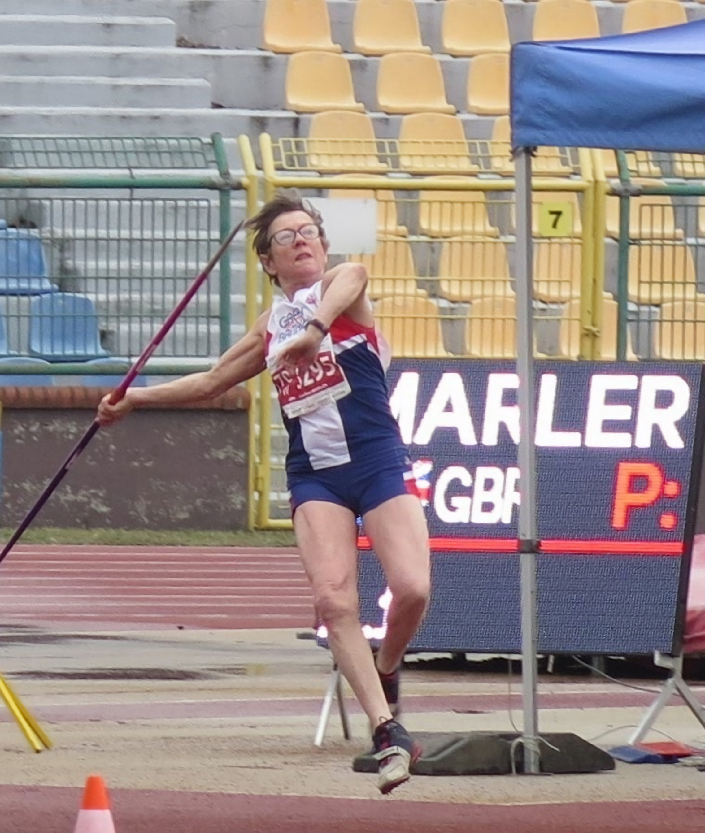 Caroline-Marler-throws-the-javelin