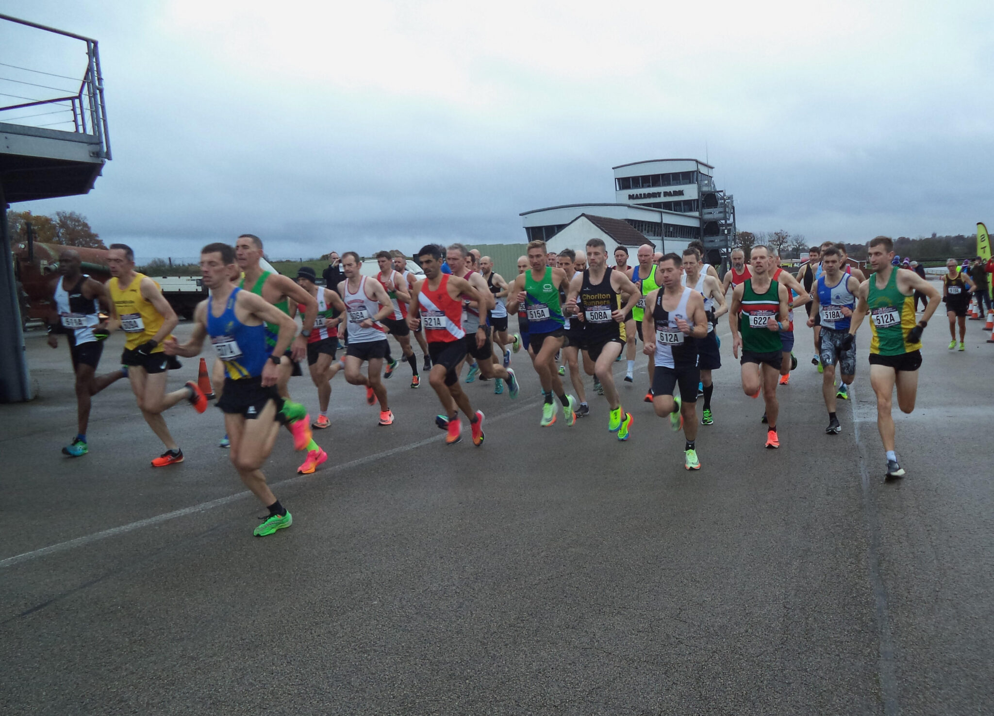 Cheers at the Mallory Park Road Relays BMAF British Masters