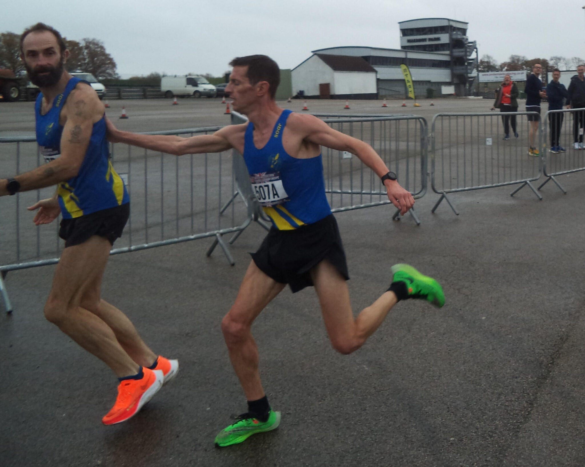 Cheers at the Mallory Park Road Relays BMAF British Masters