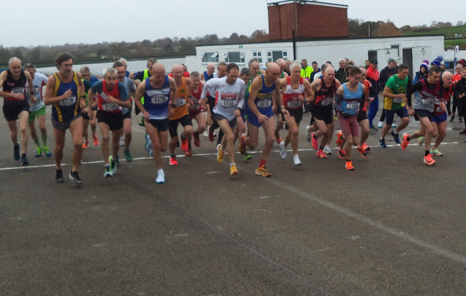 Cheers at the Mallory Park Road Relays BMAF British Masters