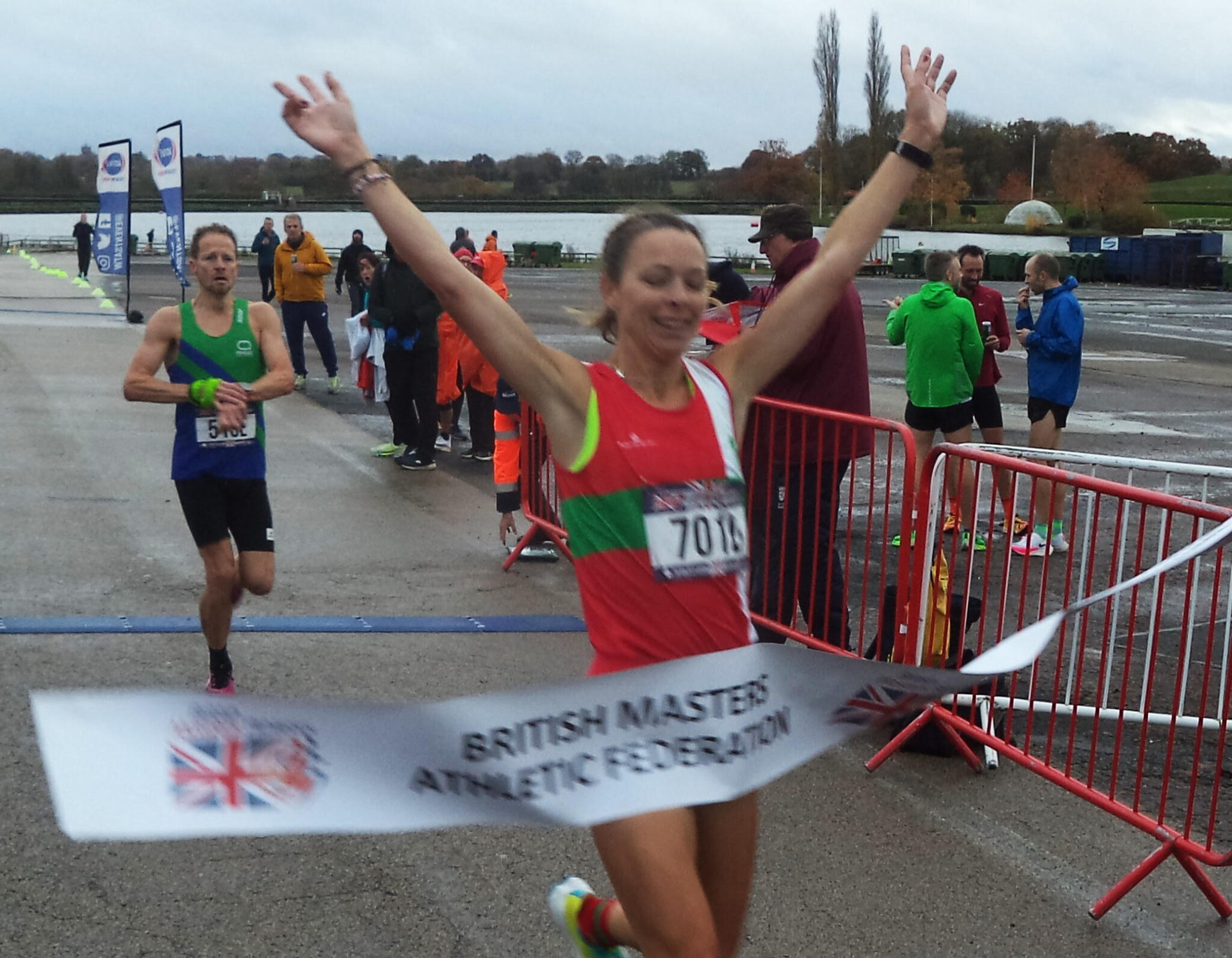 Cheers at the Mallory Park Road Relays BMAF British Masters